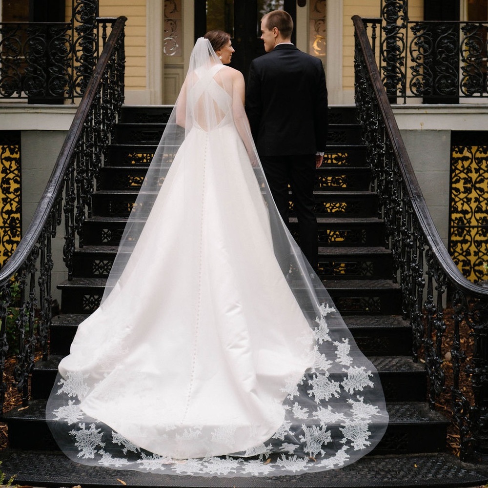 Amsale R325V - Cathedral length veil with Chantilly lace